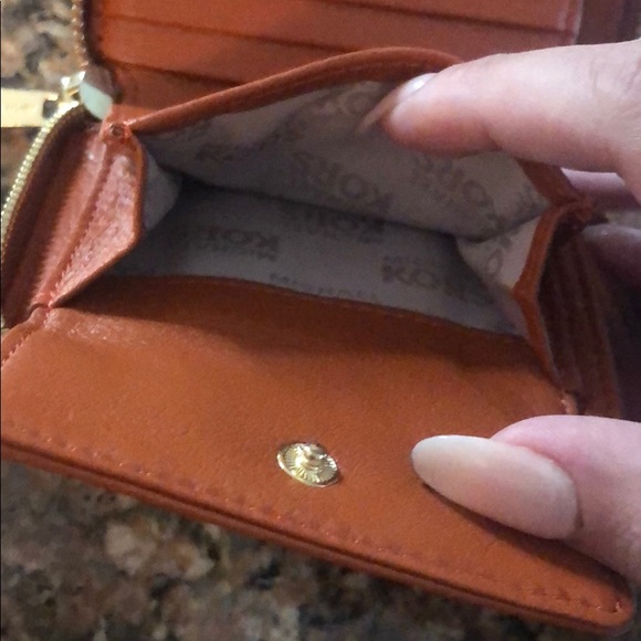 Michael Kors Wallet - Picture 6 of 9